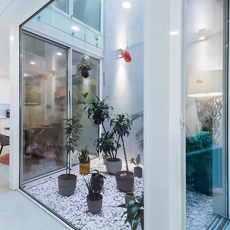 Luxury Townhouse In Lagos Old Town | Rooftop *